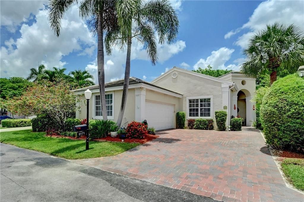Photo of 8171 Hampton Wood Drive, Boca Raton, FL 33433 (MLS # F10507640)