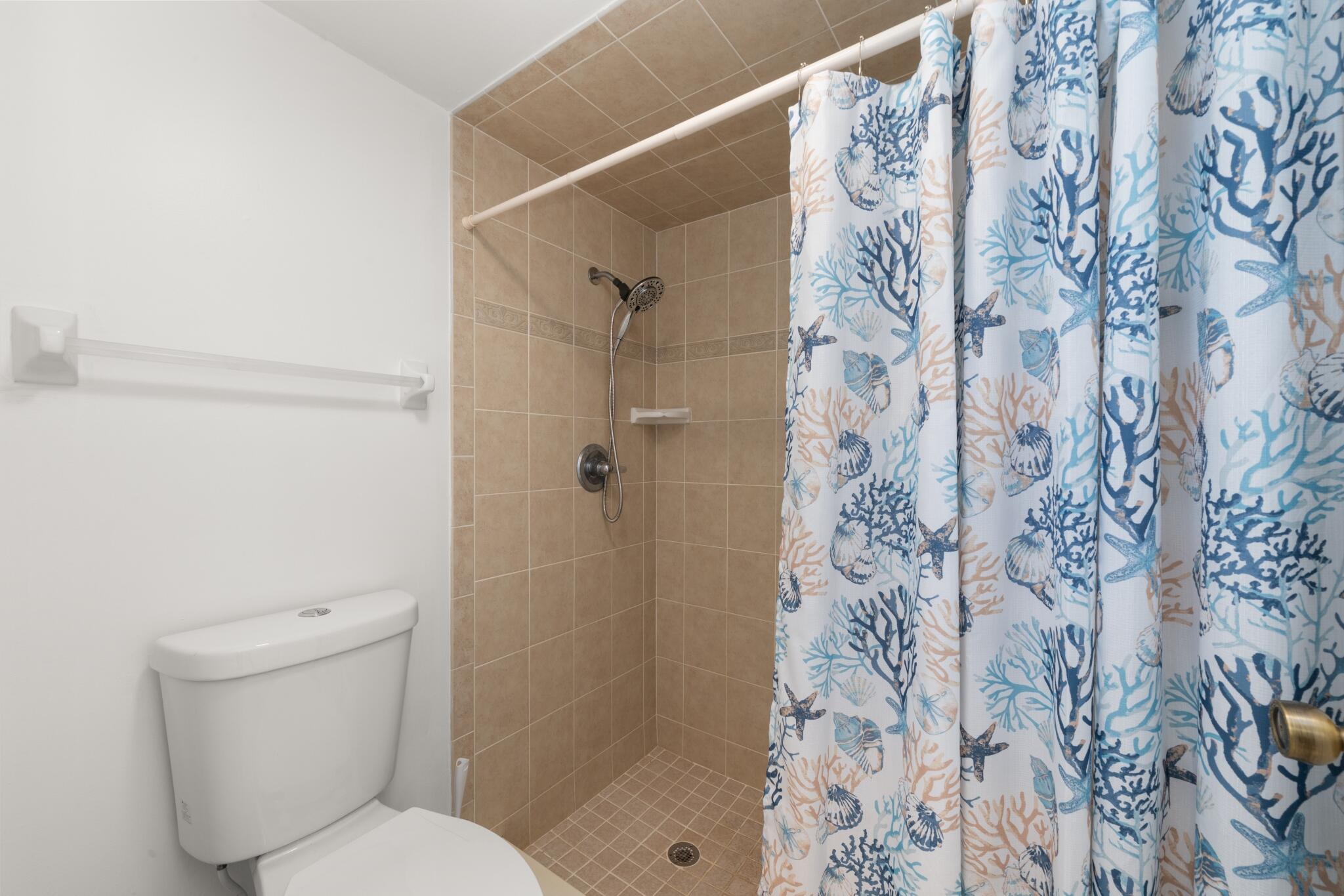 DEEANN LAKEFRONT EST - Residential