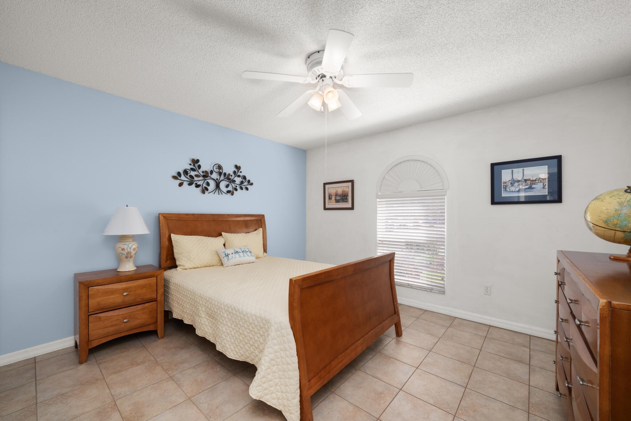 DEEANN LAKEFRONT EST - Residential