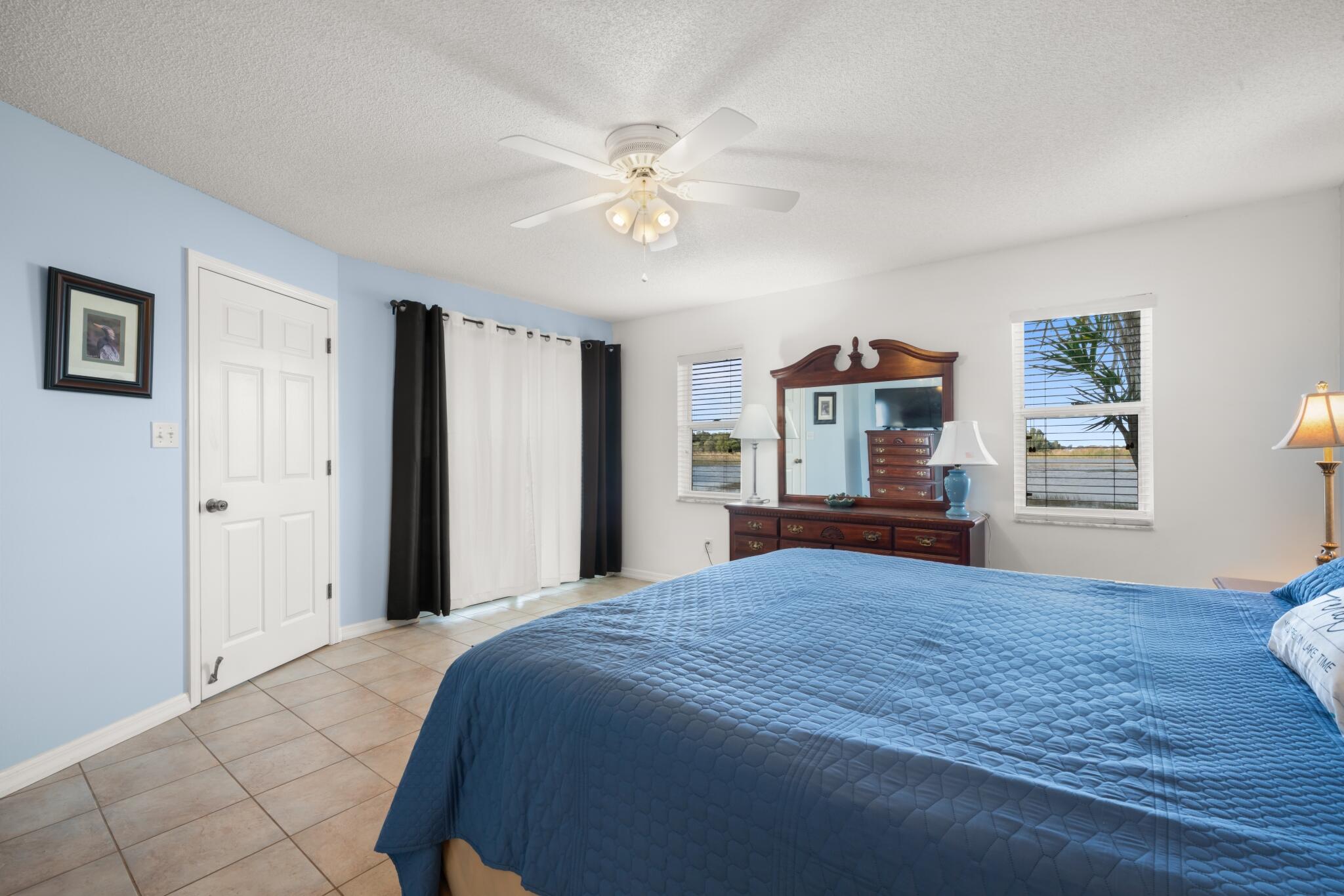 DEEANN LAKEFRONT EST - Residential