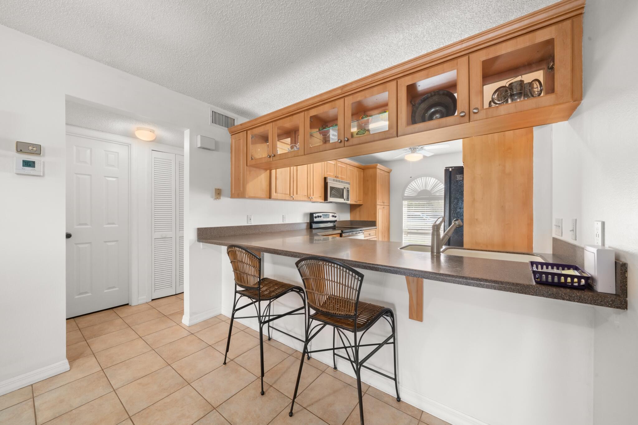 DEEANN LAKEFRONT EST - Residential