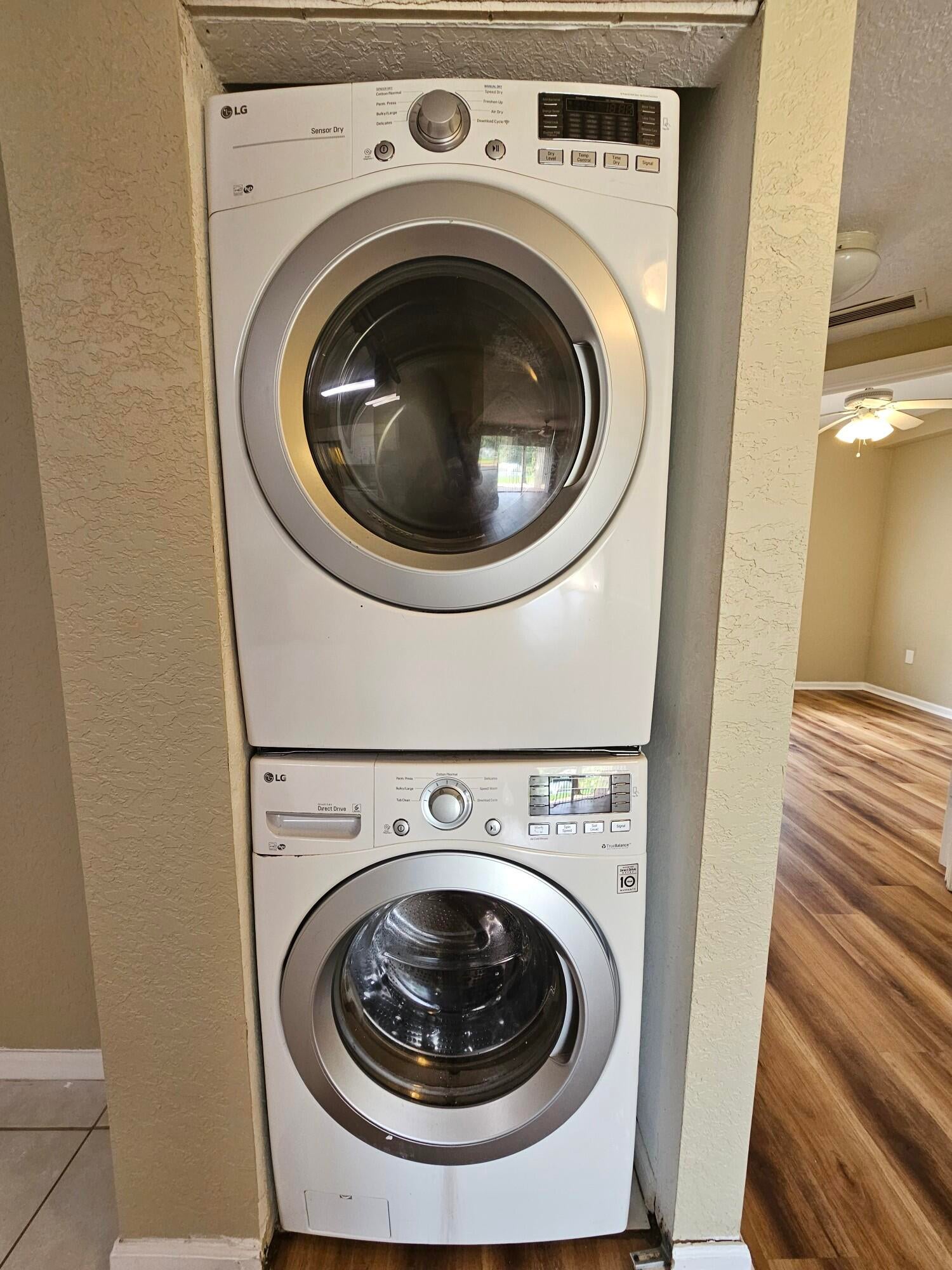 1063 GOLDEN LAKES Boulevard 311