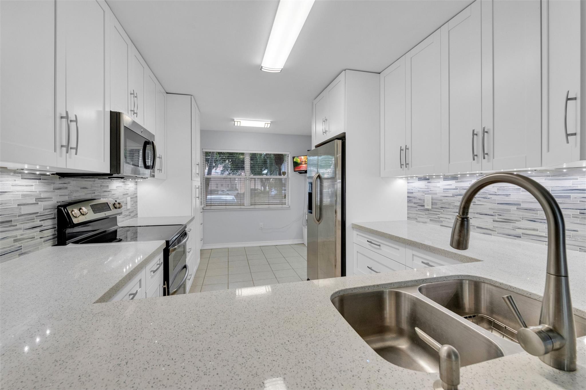 Phase IV Sunrise Lakes - Residential