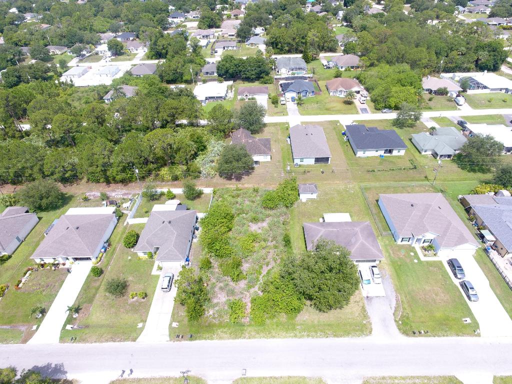 VERO LAKE ESTATES UNIT Q - Land