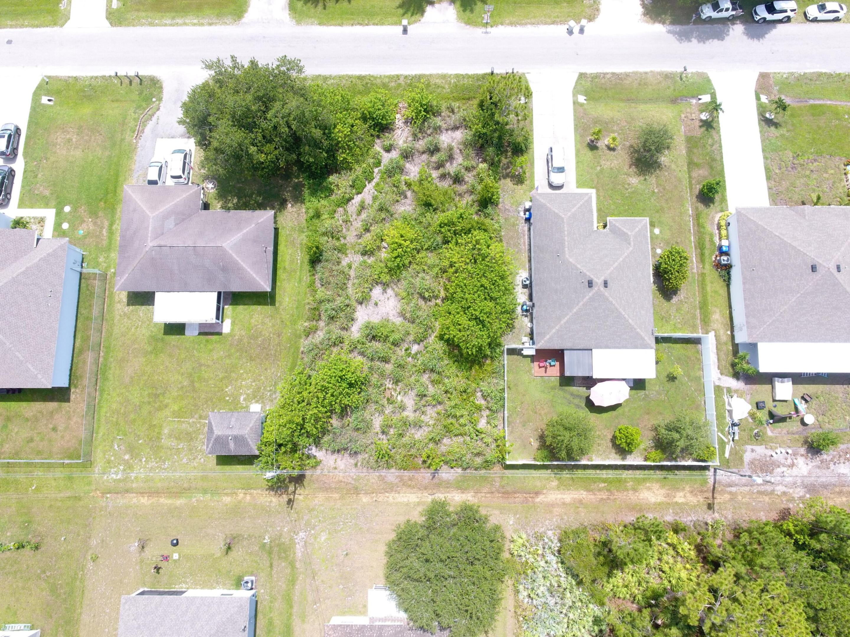 VERO LAKE ESTATES UNIT Q - Land