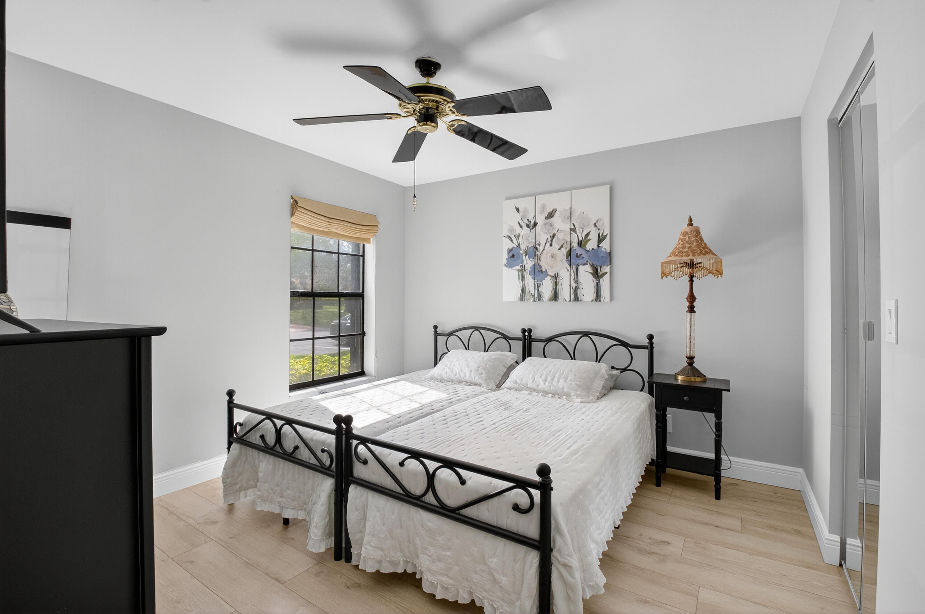 SUN VALLEY EAST CONDO - Residential