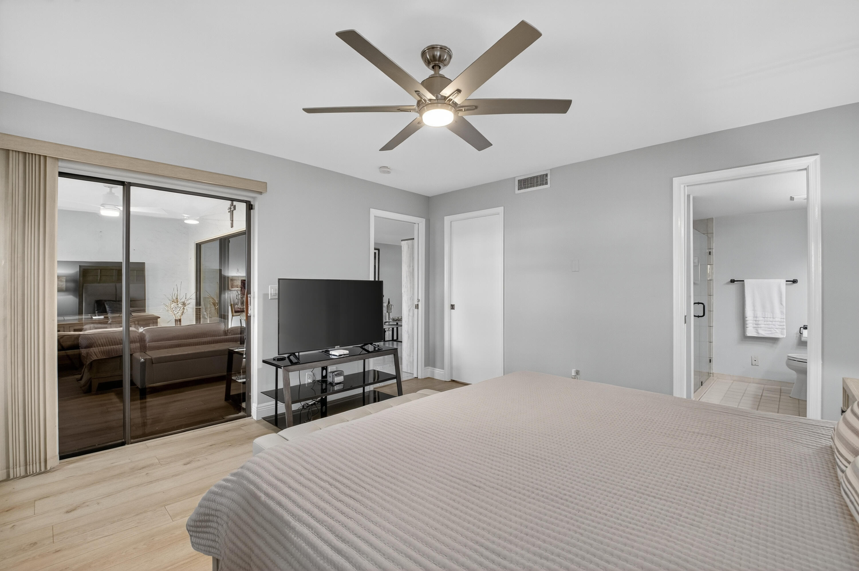 SUN VALLEY EAST CONDO - Residential