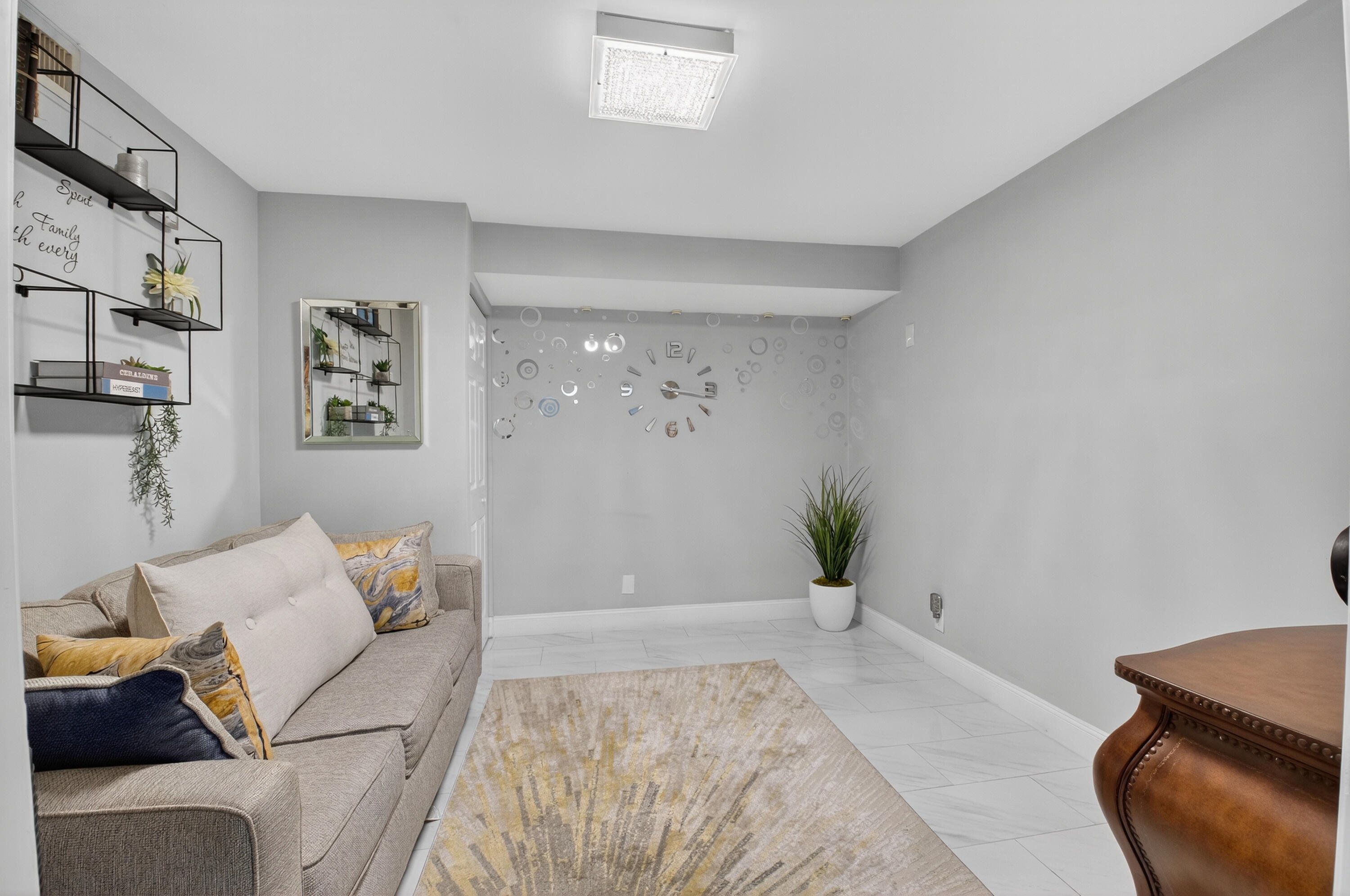 SUN VALLEY EAST CONDO - Residential