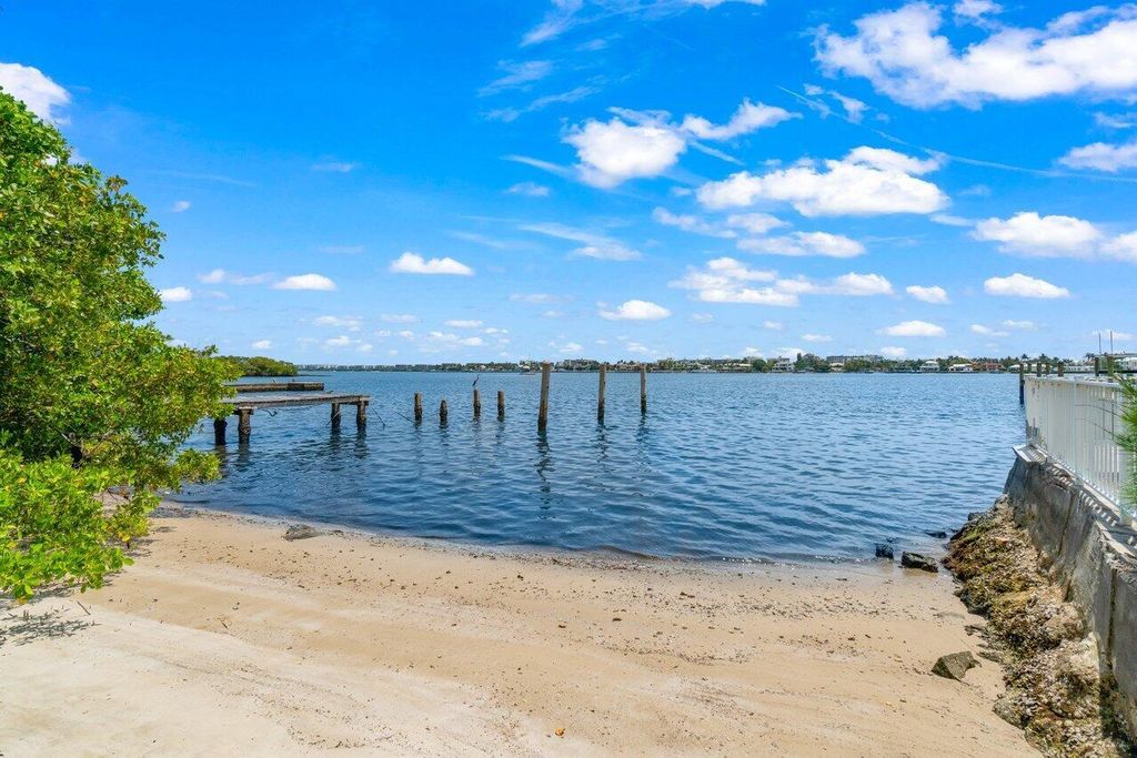 Photo of 211 Sunrise Avenue #4, Lantana, FL 33462 (MLS # R11107202)