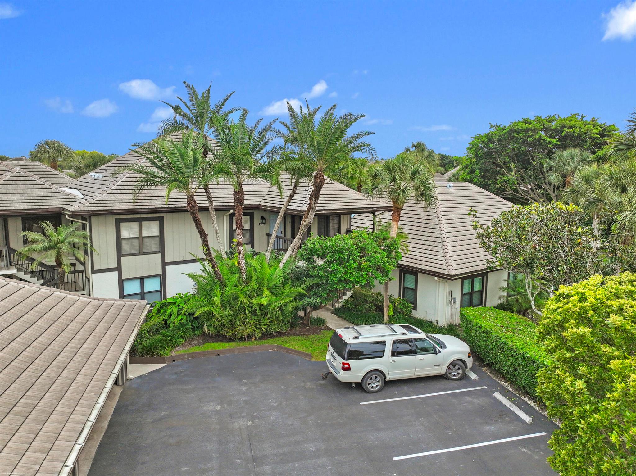 MEADOW BROOK CONDO - Residential