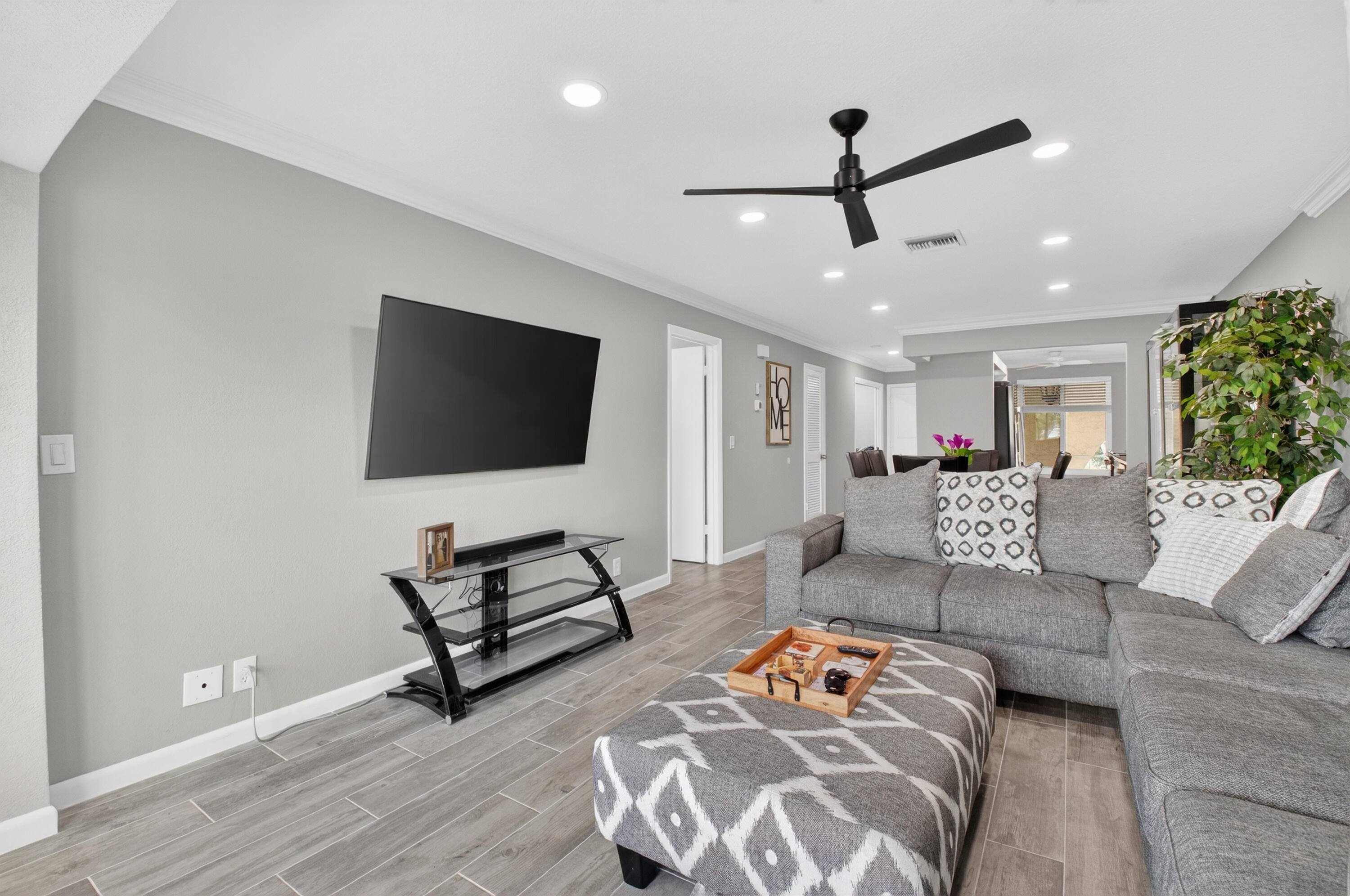 PALM GREENS AT VILLA DEL RAY CONDO II - Residential