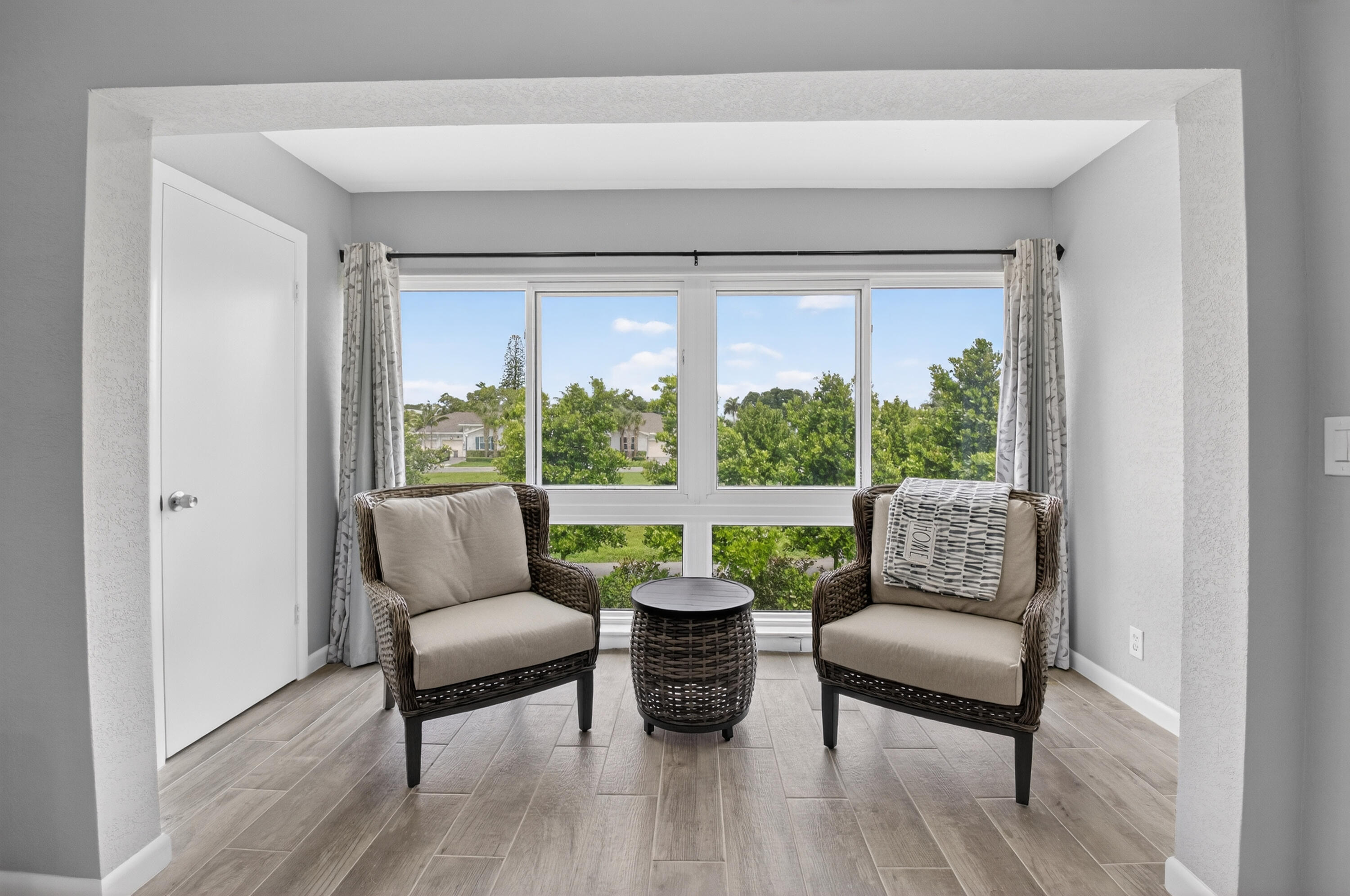 PALM GREENS AT VILLA DEL RAY CONDO II - Residential