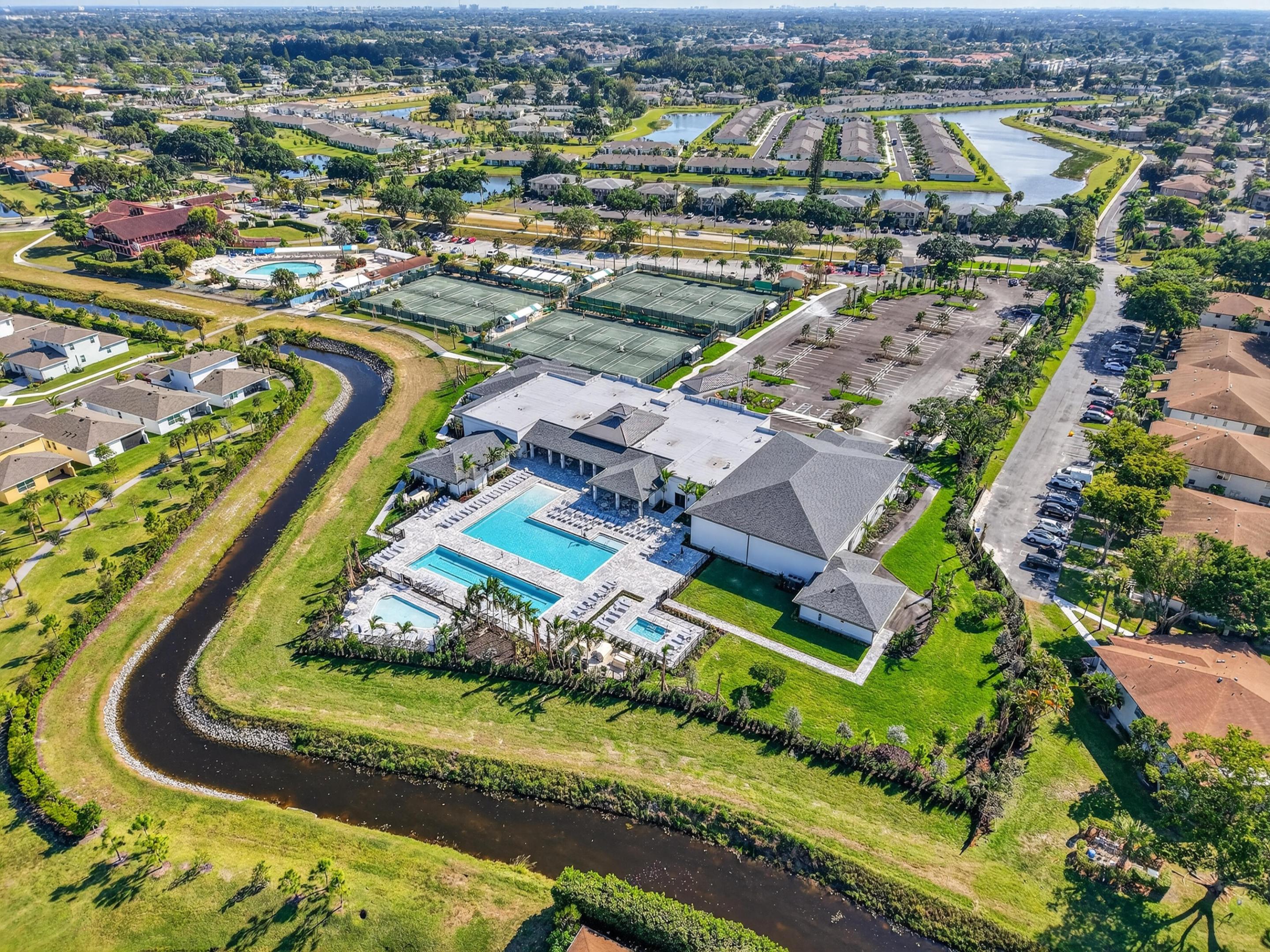 PALM GREENS AT VILLA DEL RAY CONDO II - Residential