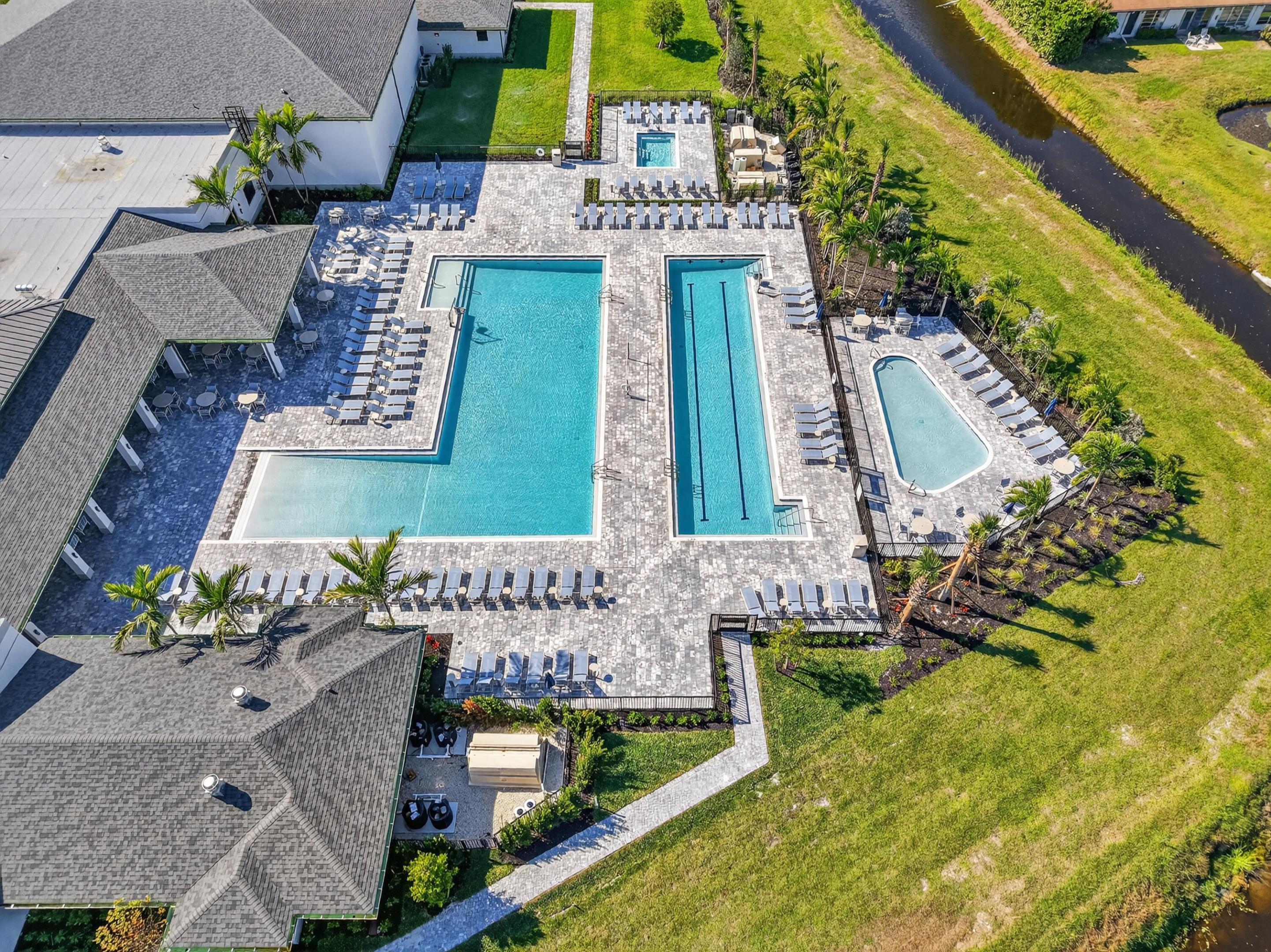 PALM GREENS AT VILLA DEL RAY CONDO II - Residential