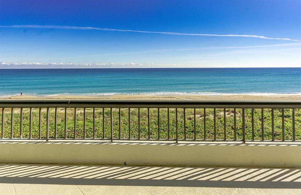 BEACH POINT CONDO - Residential