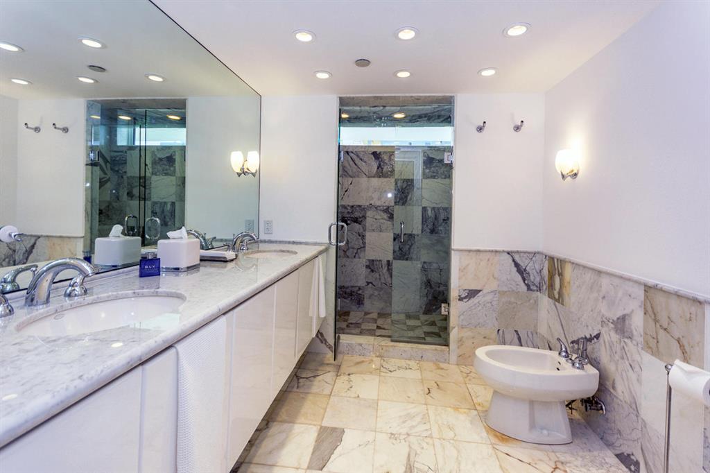 BEACH POINT CONDO - Residential