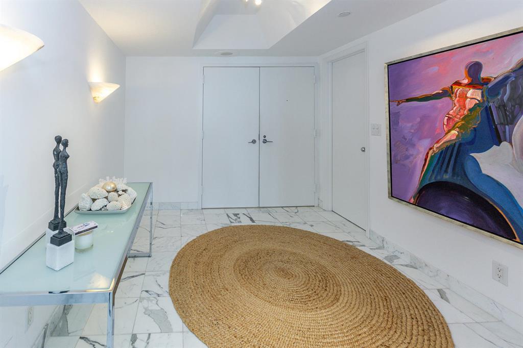 BEACH POINT CONDO - Residential