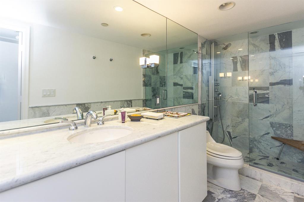 BEACH POINT CONDO - Residential