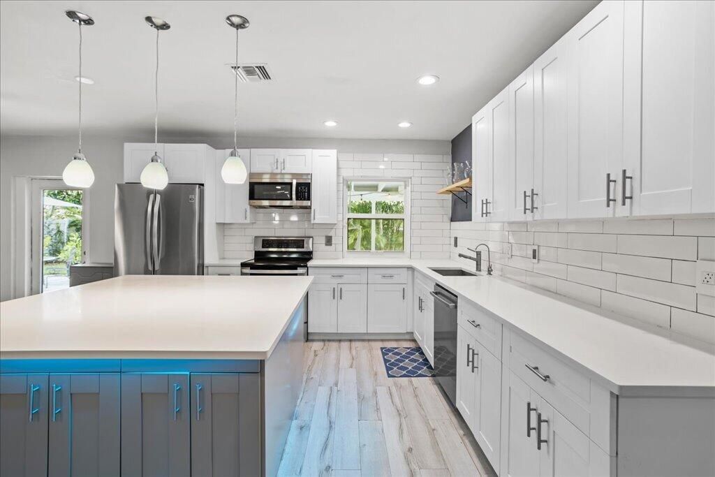 Photo of 1284 SW 16th Avenue, Boca Raton, FL 33486 (MLS # R11000126)