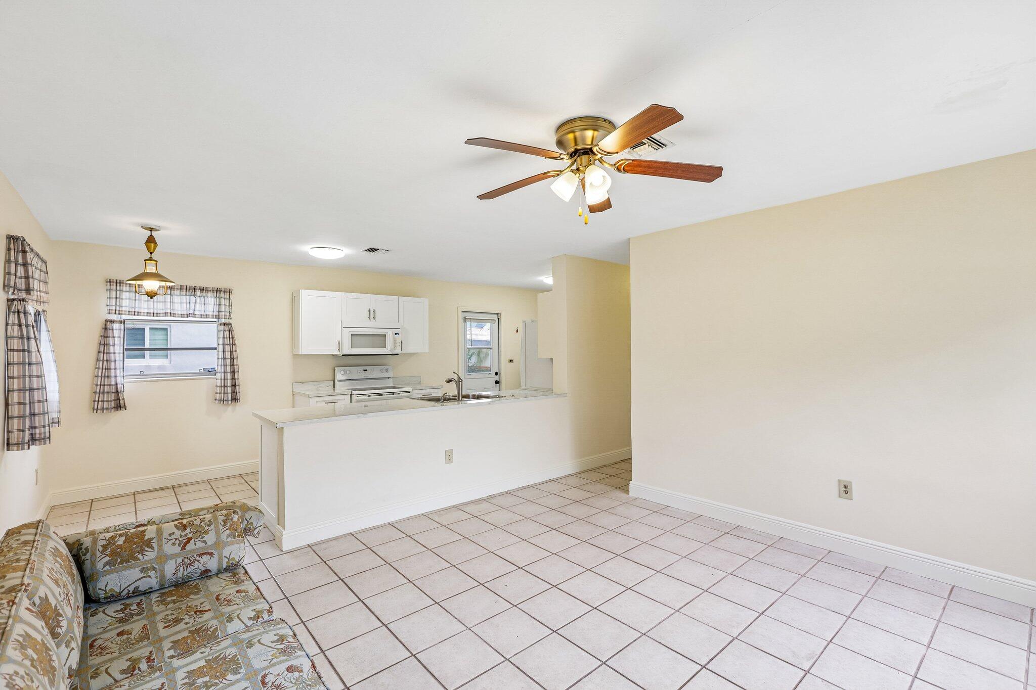 1511 N 70th Terrace, Hollywood, FL, 33024/$349,999 3 1511 N 70th Terrace