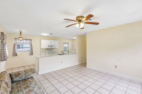 Tiny photo for 1511 N 70th Terrace, Hollywood, FL 33024 (MLS # B26030839)