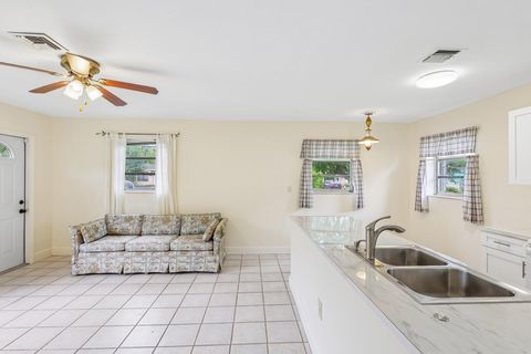 Tiny photo for 1511 N 70th Terrace, Hollywood, FL 33024 (MLS # B26030839)