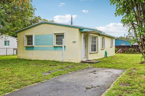 FHA Qualifying Properties For Sale in Broward County 92 1511 N 70th Terrace Hollywood FL 33024