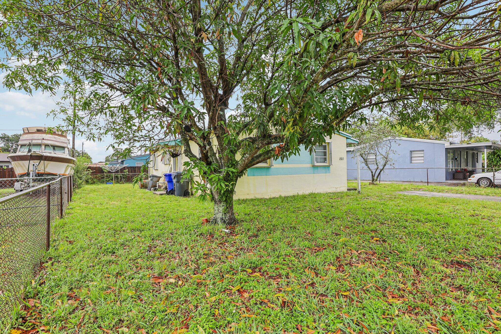 1511 N 70th Terrace, Hollywood, FL, 33024/$349,999 1 1511 N 70th Terrace