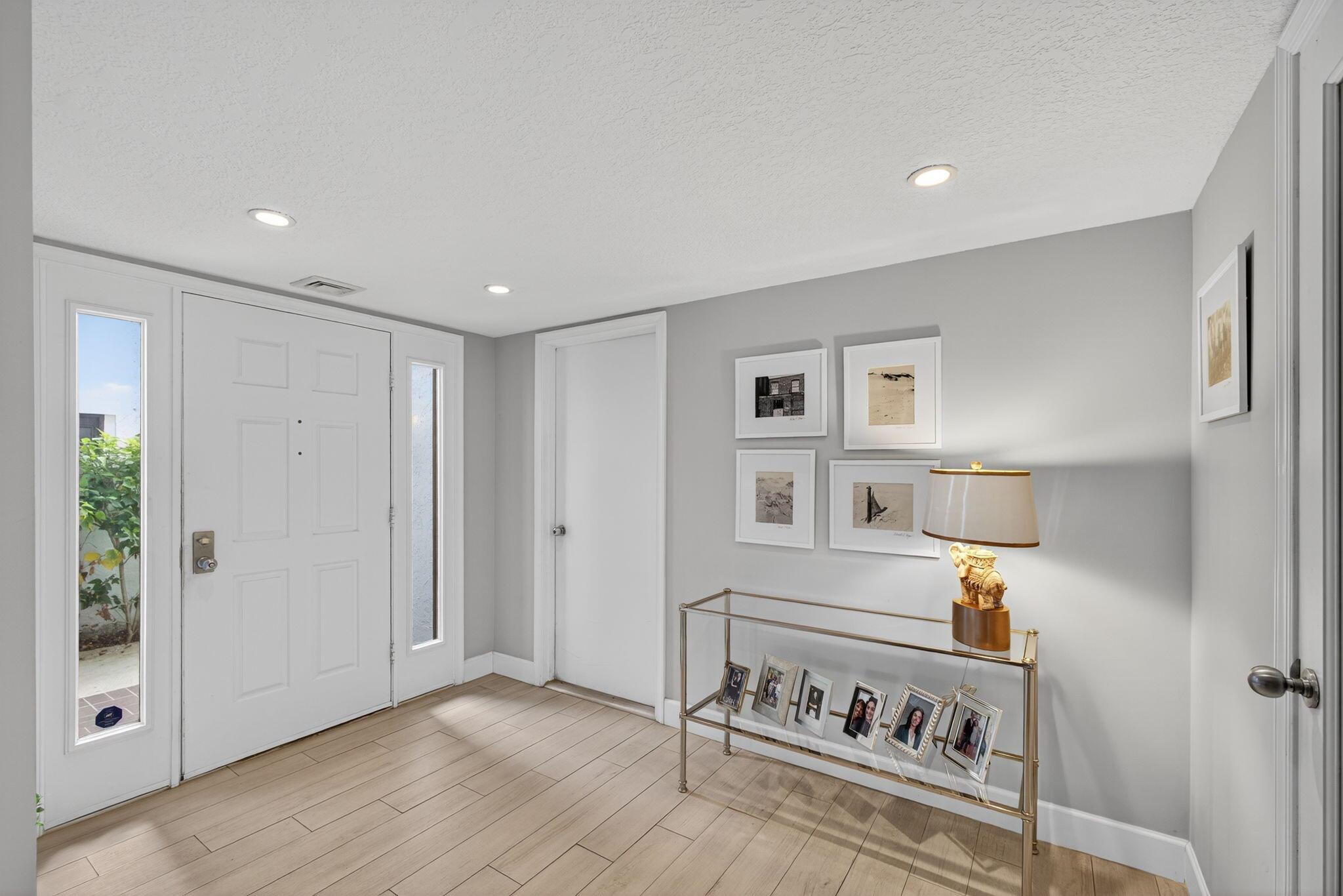 View photos, virtual tours, details... 16670 Traders Crossing N 111