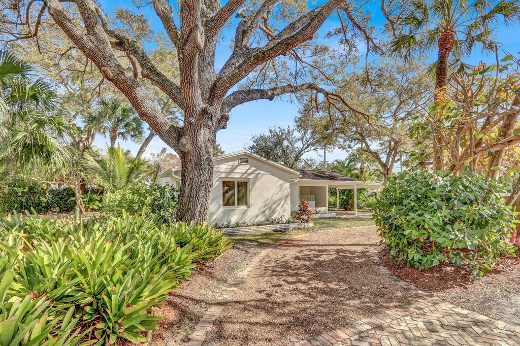 Photo of 601 PAULINA Road, Jupiter, FL 33477 (MLS # B26088140)
