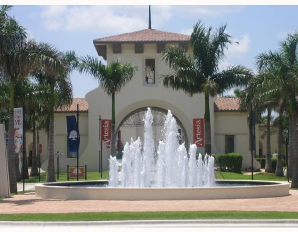 Photo of 2955 NW 126th Avenue #219-5, Sunrise, FL 33323 (MLS # B26013106)