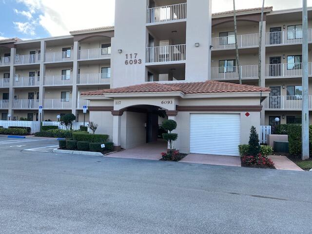Photo of 6093 Pointe Regal Circle Cir #308, Delray Beach, FL 33484 (MLS # R10768034)