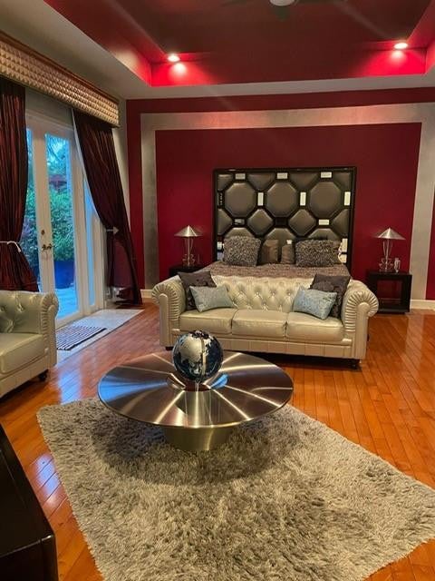 5532 ESTATE OAK Circle