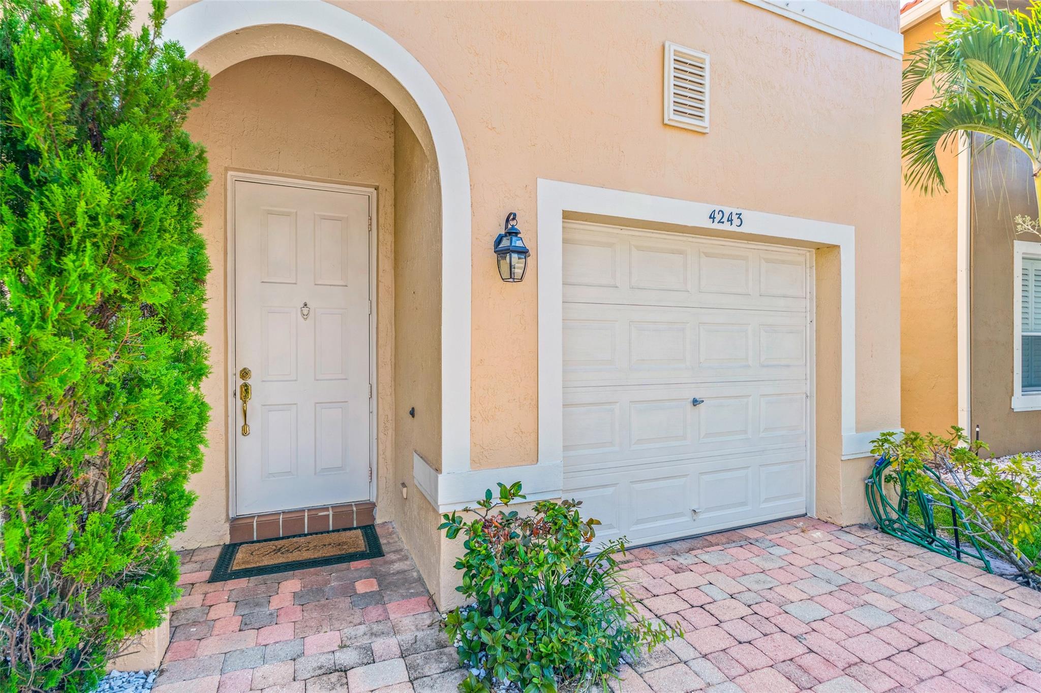 4243 Lake Tahoe Cir