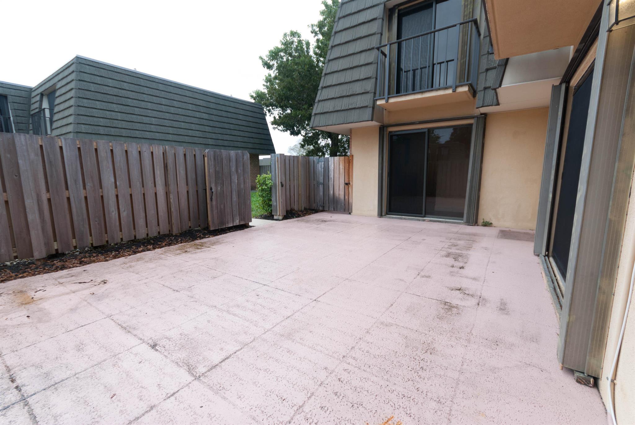 VILLAGE OF SANDALWOOD LAKES 1 - Residential Lease