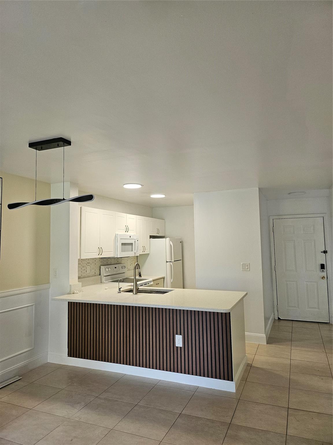 Palm Lake Condo - Residential Lease