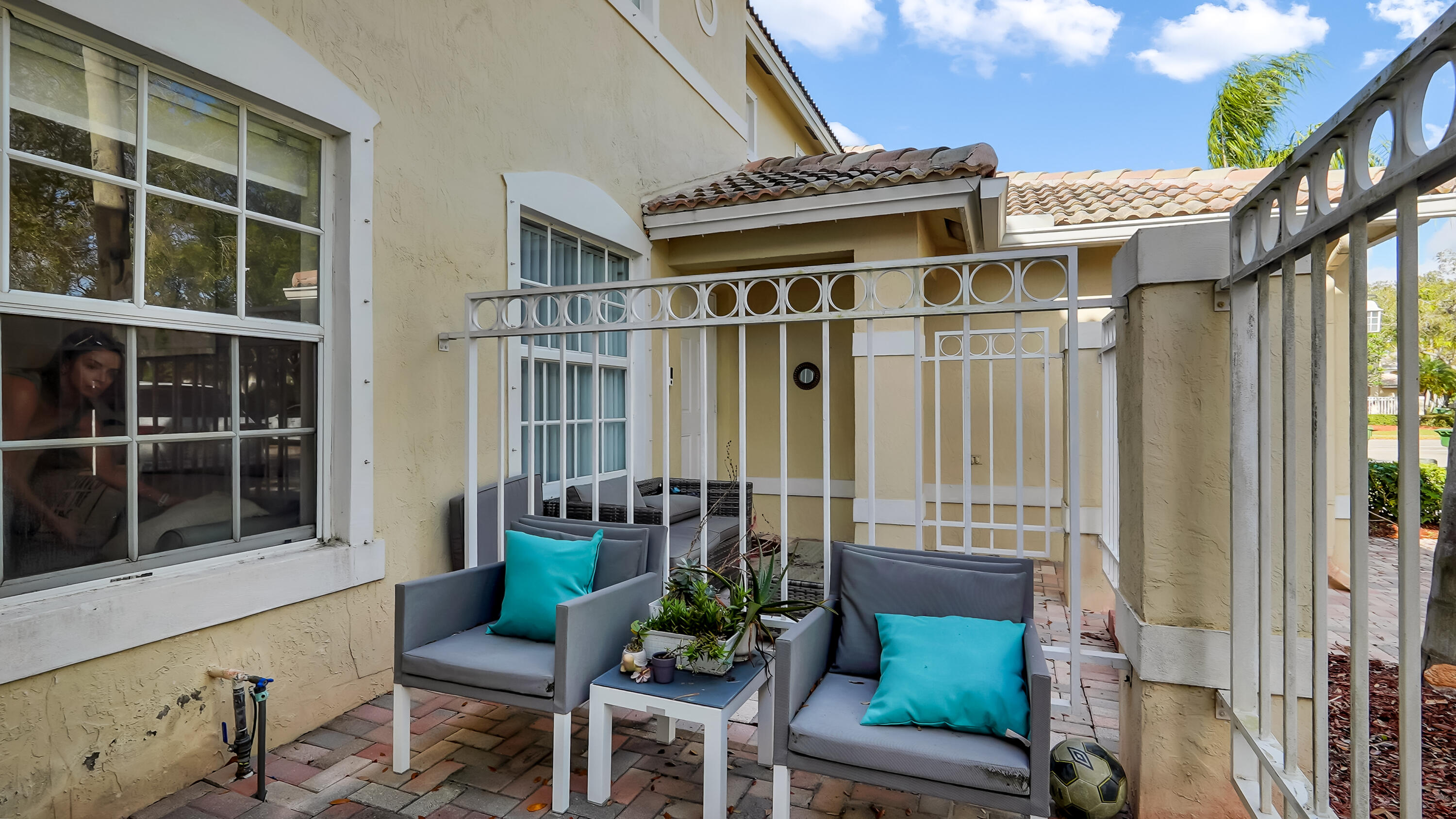 PEMBROKE ISLES 1 - Residential