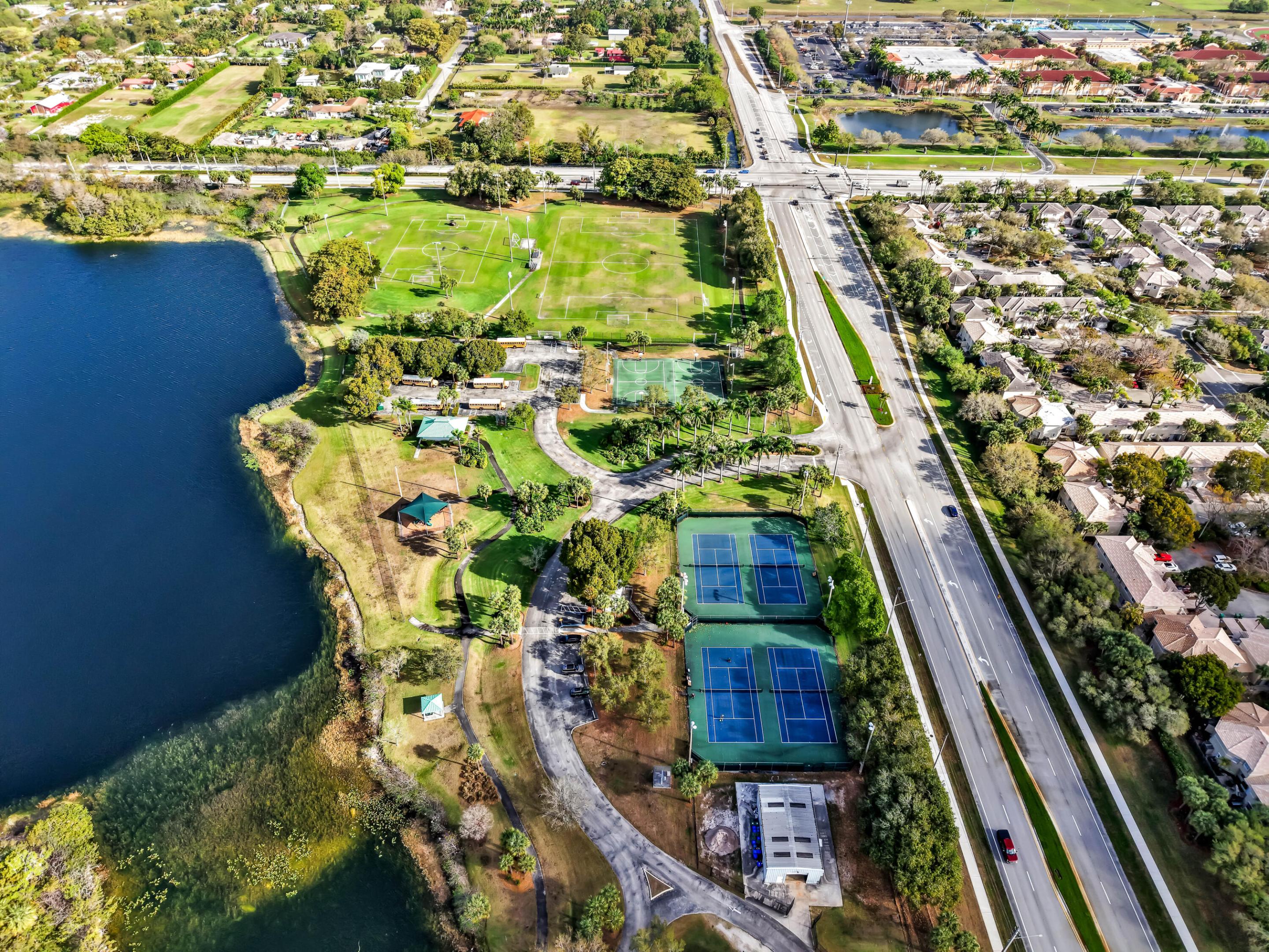 PEMBROKE ISLES 1 - Residential