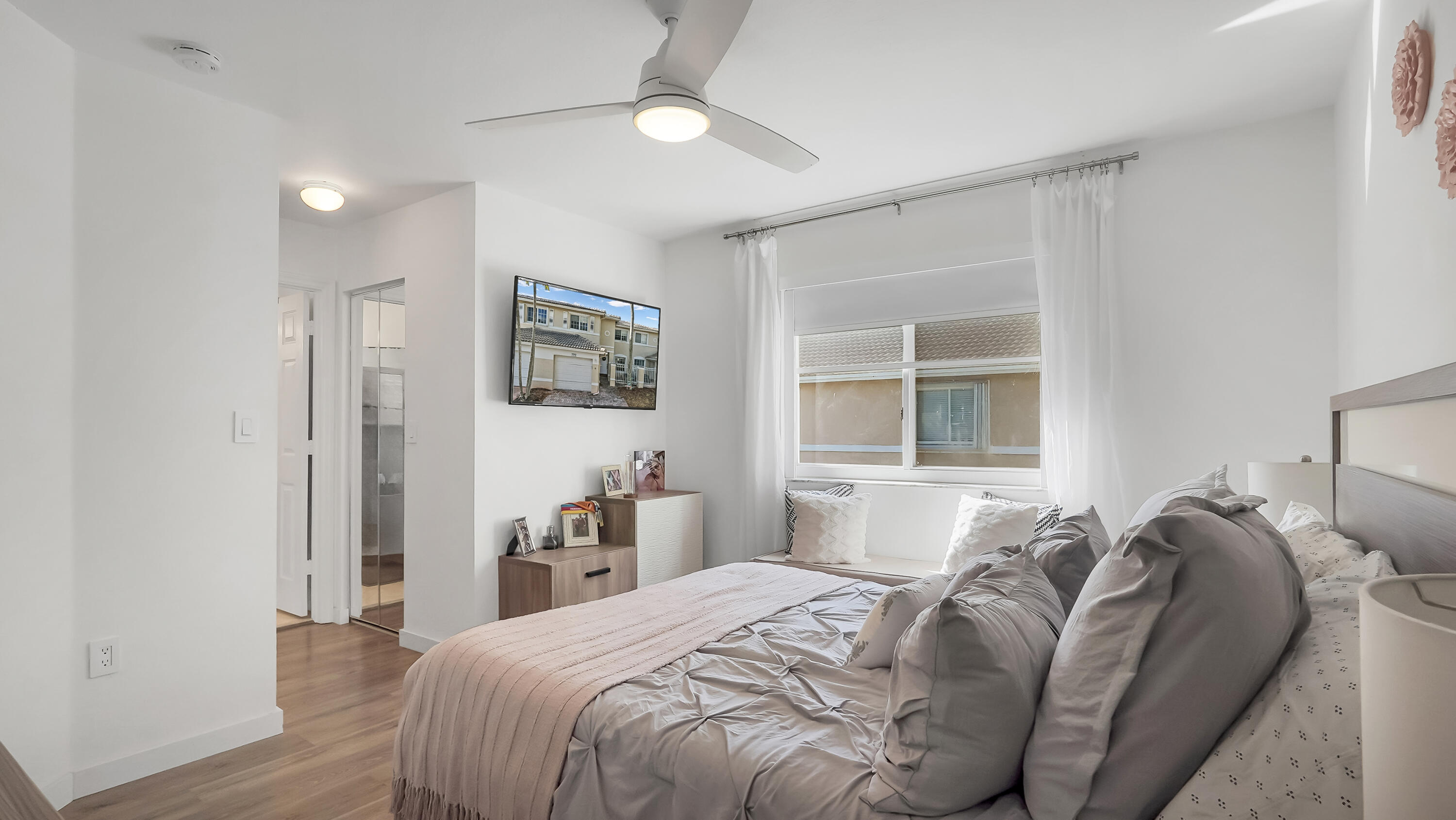 PEMBROKE ISLES 1 - Residential