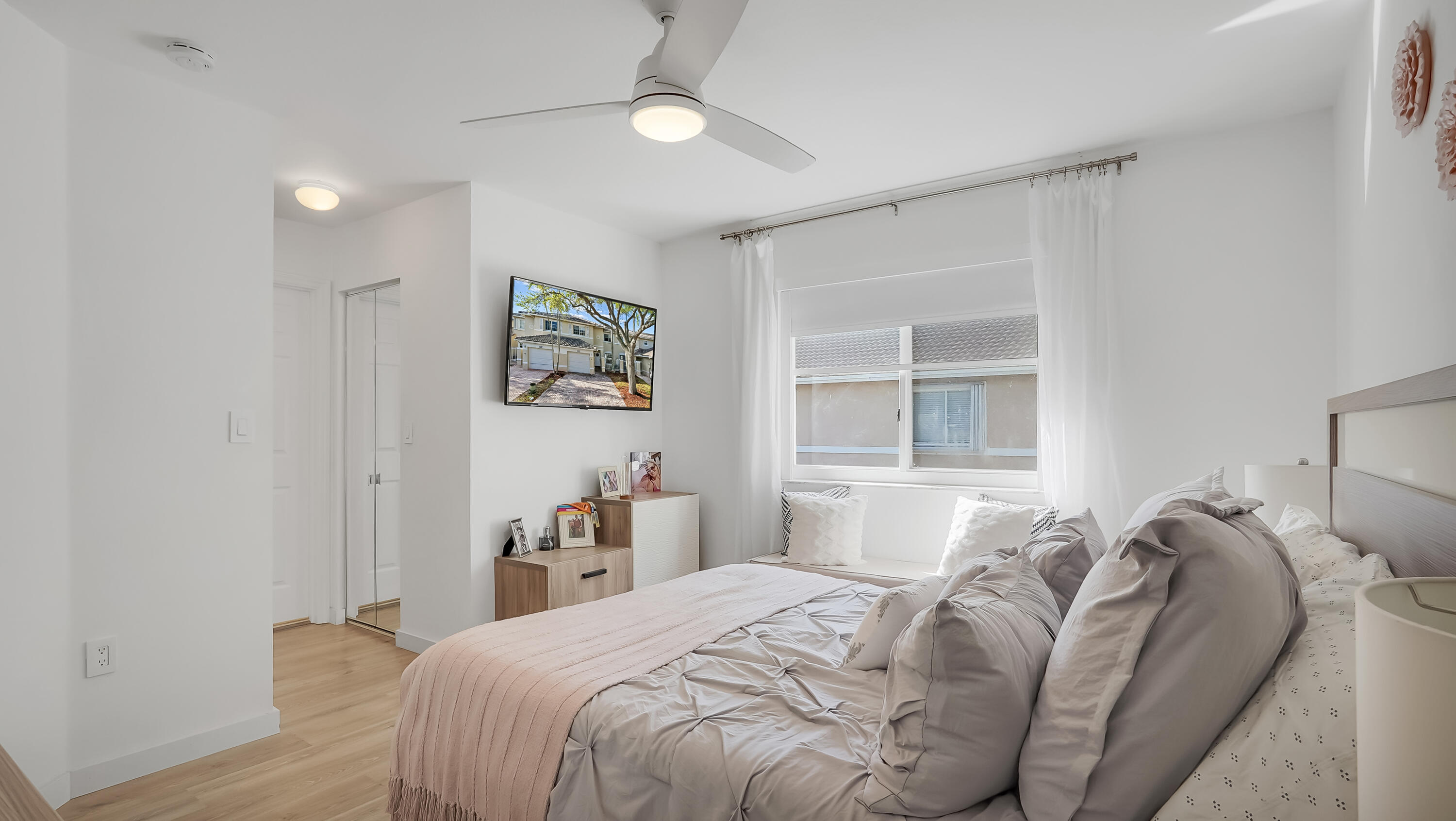 PEMBROKE ISLES 1 - Residential