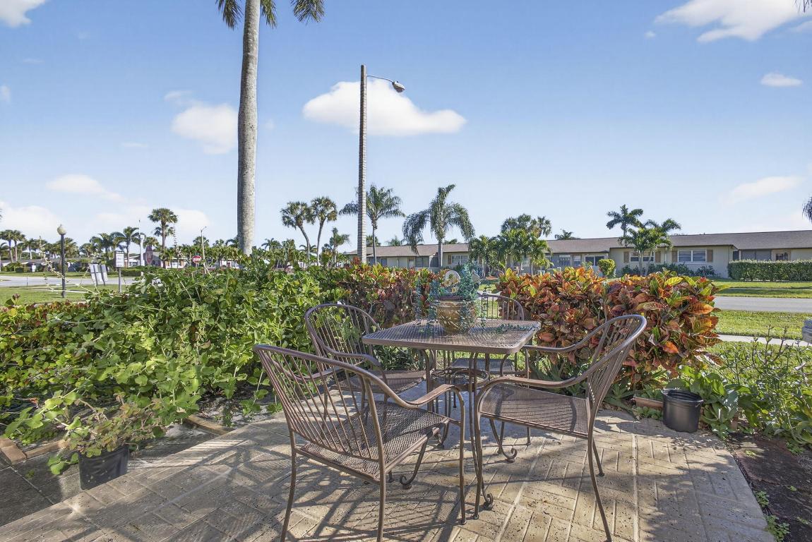 CRESTHAVEN VILLAS CONDO 21 - Residential