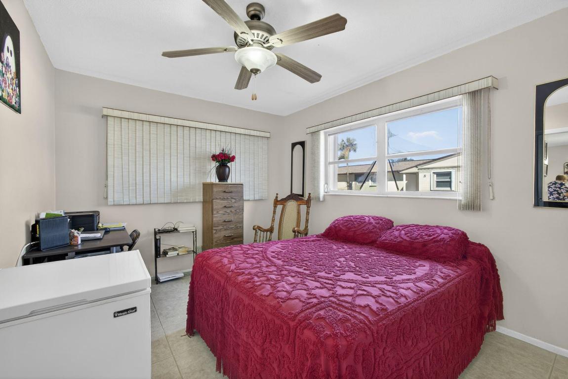 CRESTHAVEN VILLAS CONDO 21 - Residential