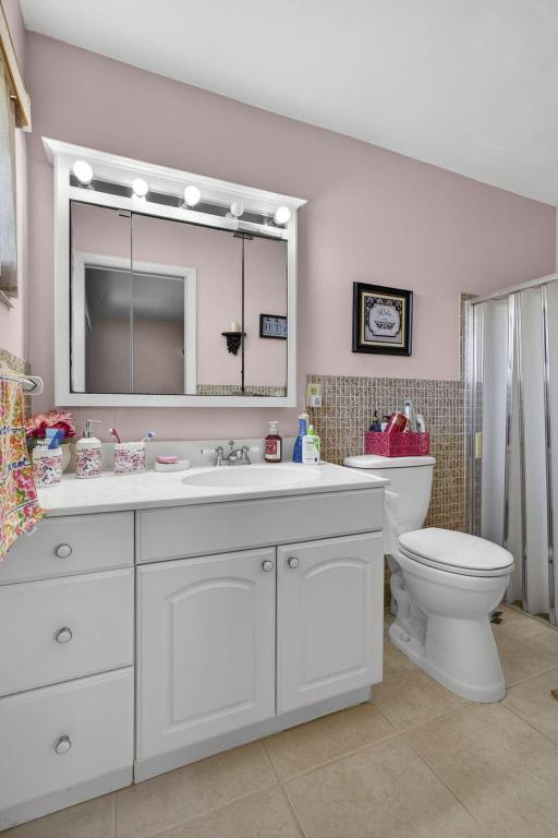 CRESTHAVEN VILLAS CONDO 21 - Residential