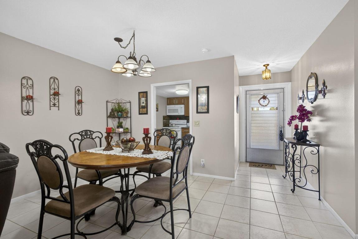 CRESTHAVEN VILLAS CONDO 21 - Residential