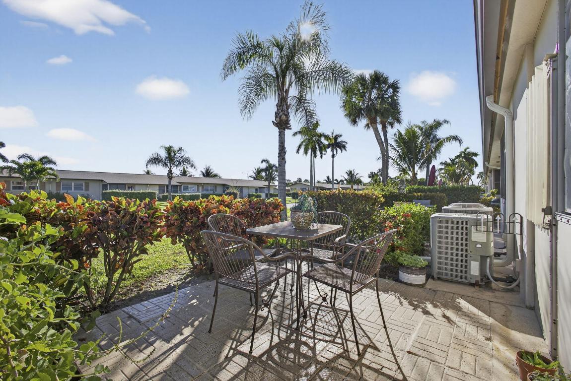 CRESTHAVEN VILLAS CONDO 21 - Residential