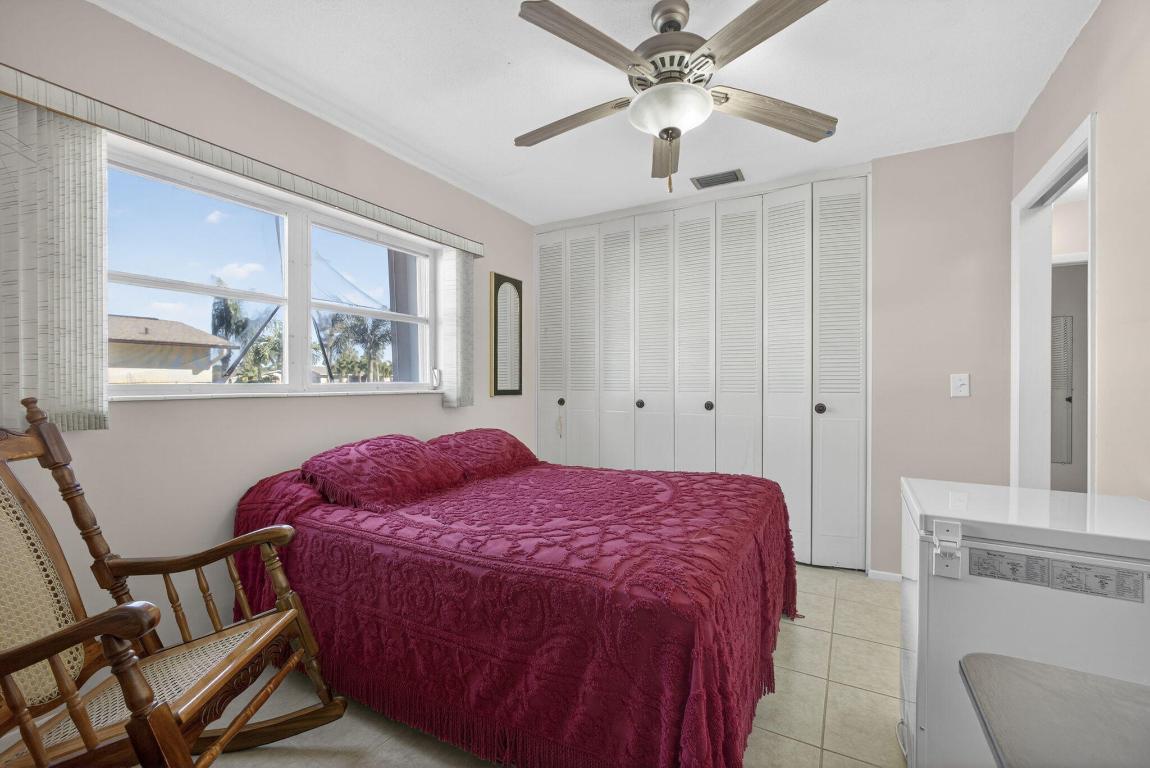 CRESTHAVEN VILLAS CONDO 21 - Residential