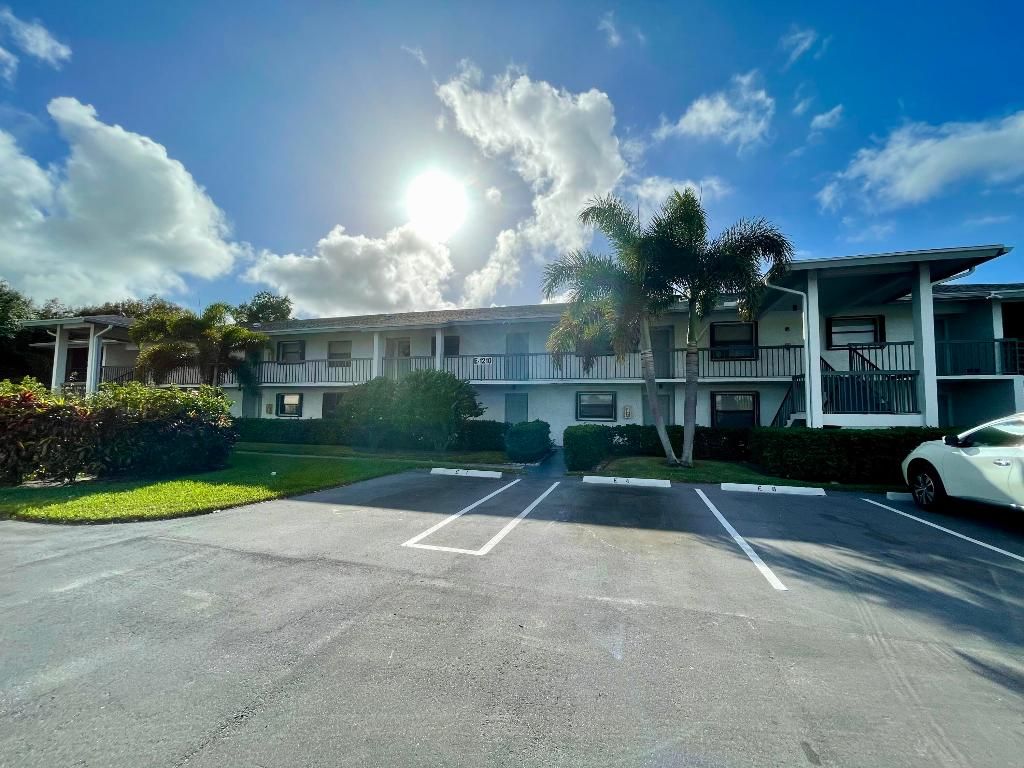 Photo of 1210 SE Parkview Place #3, Stuart, FL 34994 (MLS # R11045135)