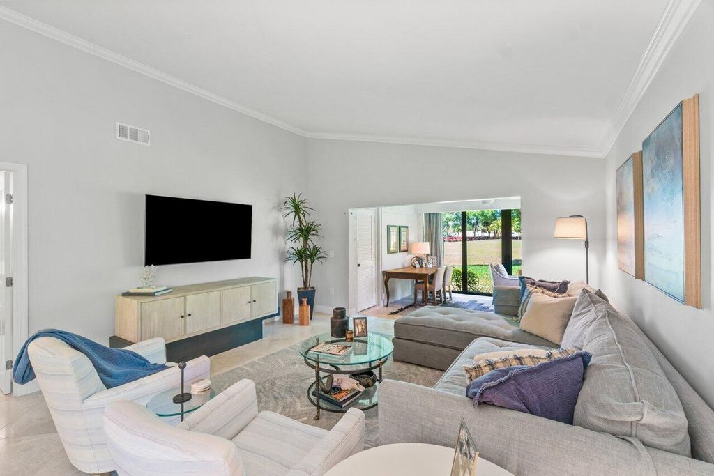 Photo of 20 Stratford Drive #D, Boynton Beach, FL 33436 (MLS # R10974418)