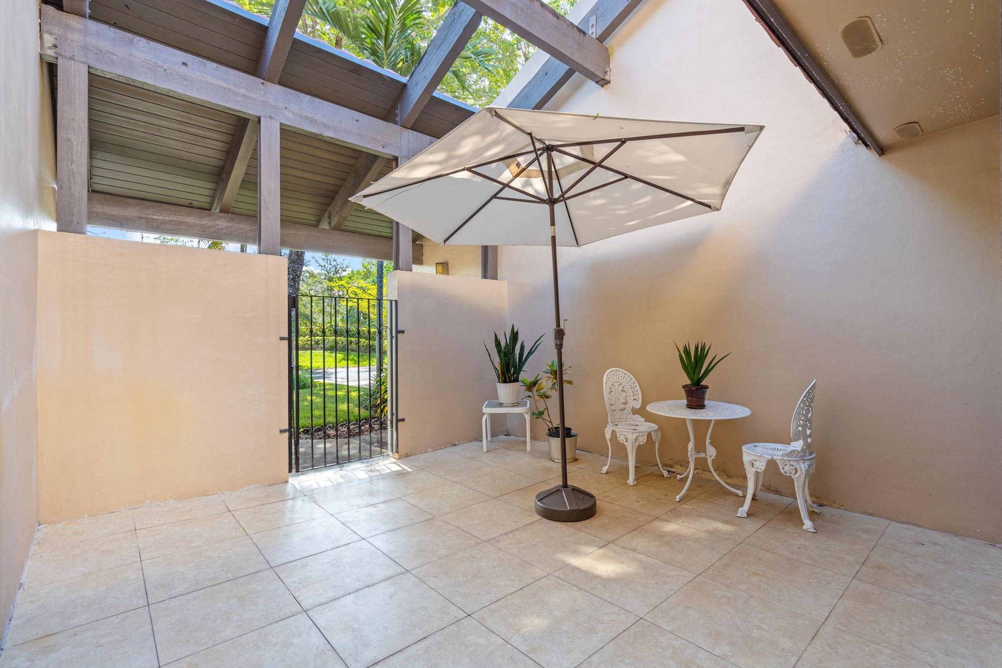 9943 Costa Del Sol Blvd