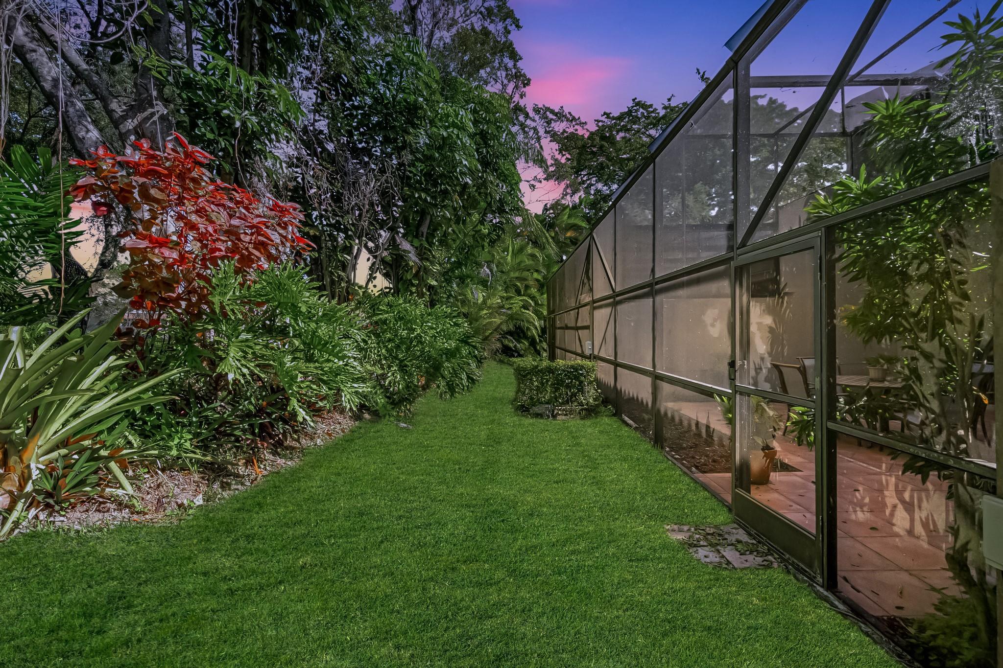 9943 Costa Del Sol Blvd